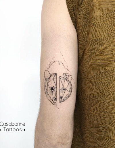 Tatouage géométrique ours