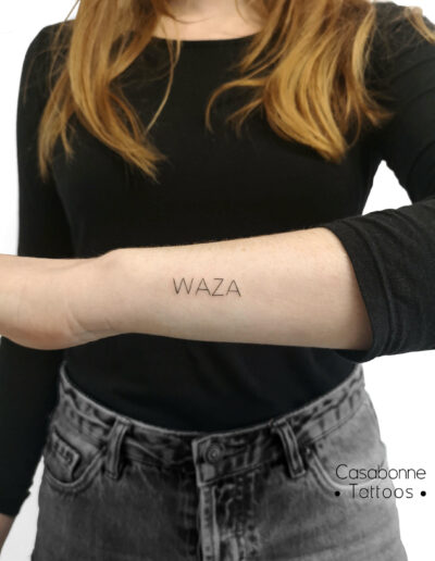 ecriture tatouage femme discret Waza