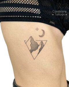 Tatouage montagne lune