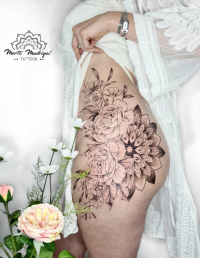Tatouage floral mandala femme