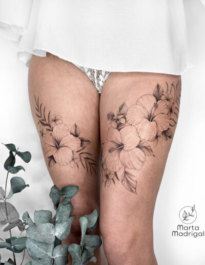 tatouage fleur hibiscus
