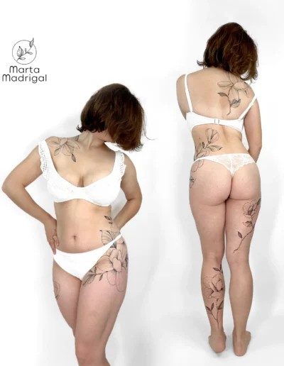 Tatouage de magnolias reparti sur plusieurs zones du corps, vue d'ensemble, a Toulouse